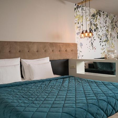Akacija Luxury Suites Belgrado Quarto foto